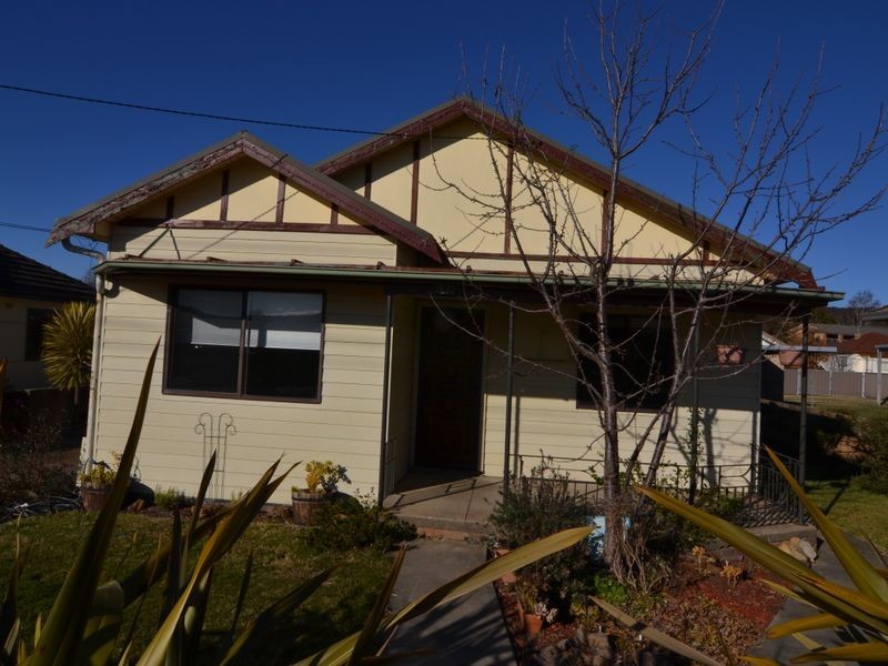 73 Rifle Parade, Lithgow NSW 2790