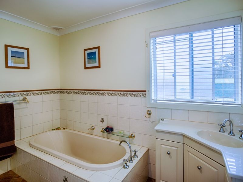 184 Kerma Crescent, Clarence NSW 2790