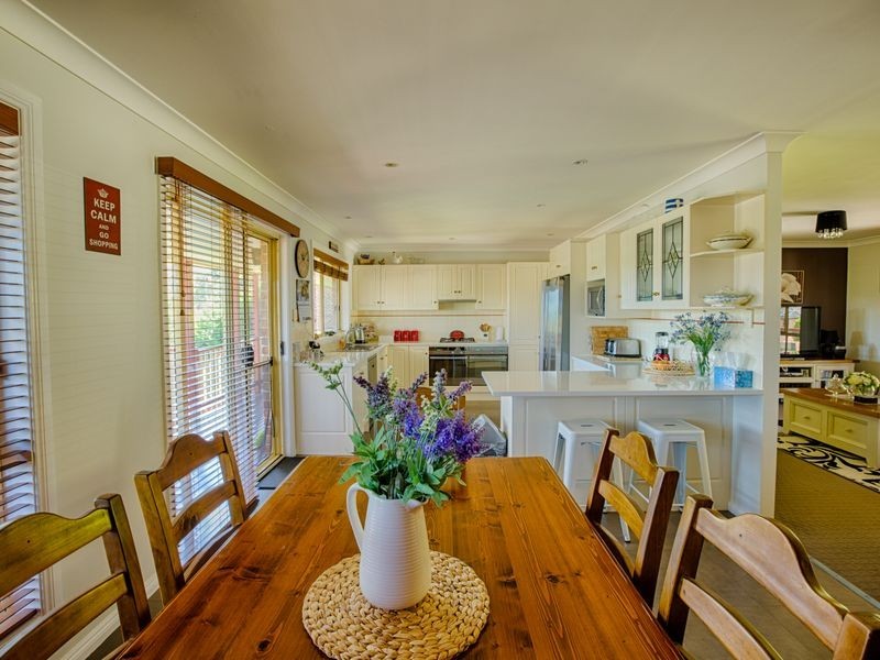 2 Amber Grove, Lithgow NSW 2790