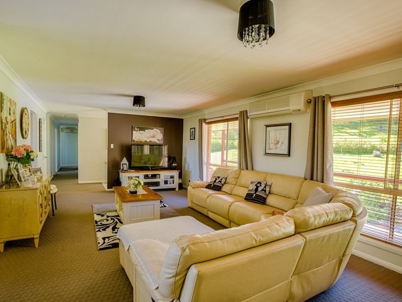 2 Amber Grove, Lithgow NSW 2790