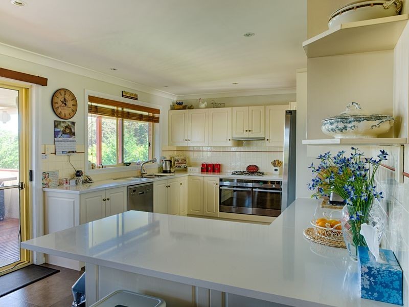 2 Amber Grove, Lithgow NSW 2790