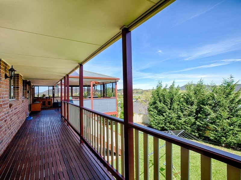 2 Amber Grove, Lithgow NSW 2790