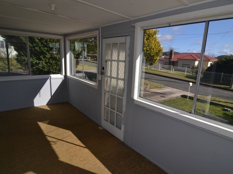 4 Mena Place, Lithgow NSW 2790