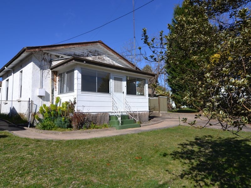 4 Mena Place, Lithgow NSW 2790