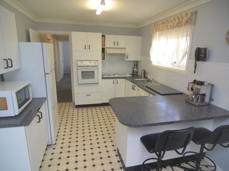 19 Chivers Close, Lithgow NSW 2790