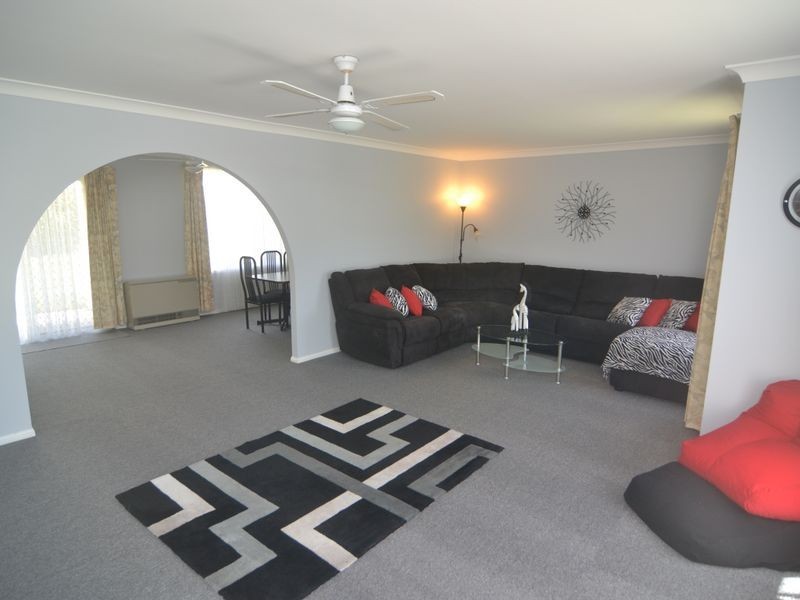 19 Chivers Close, Lithgow NSW 2790