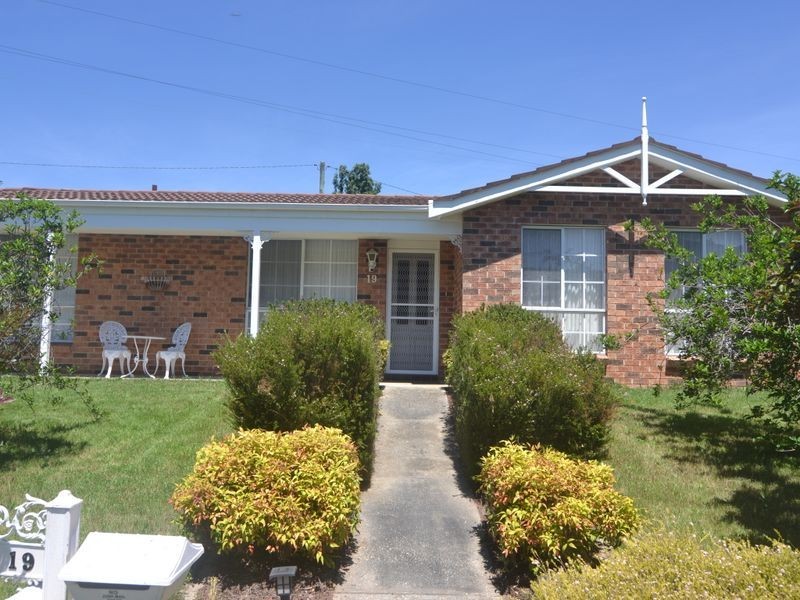 19 Chivers Close, Lithgow NSW 2790