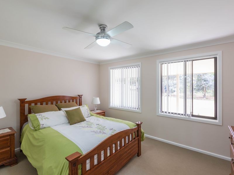 4 Hughes Lane, Marrangaroo NSW 2790
