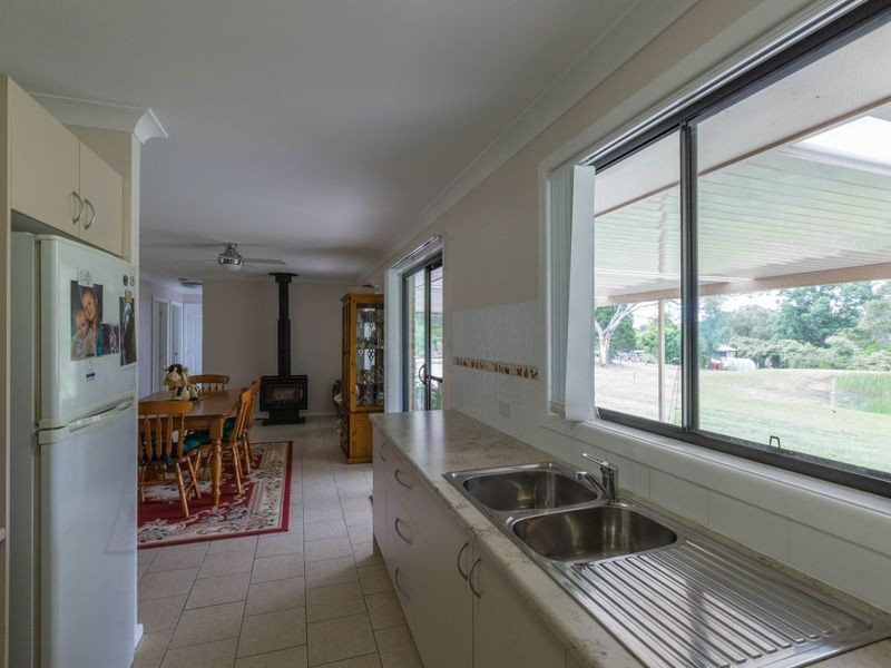 4 Hughes Lane, Marrangaroo NSW 2790