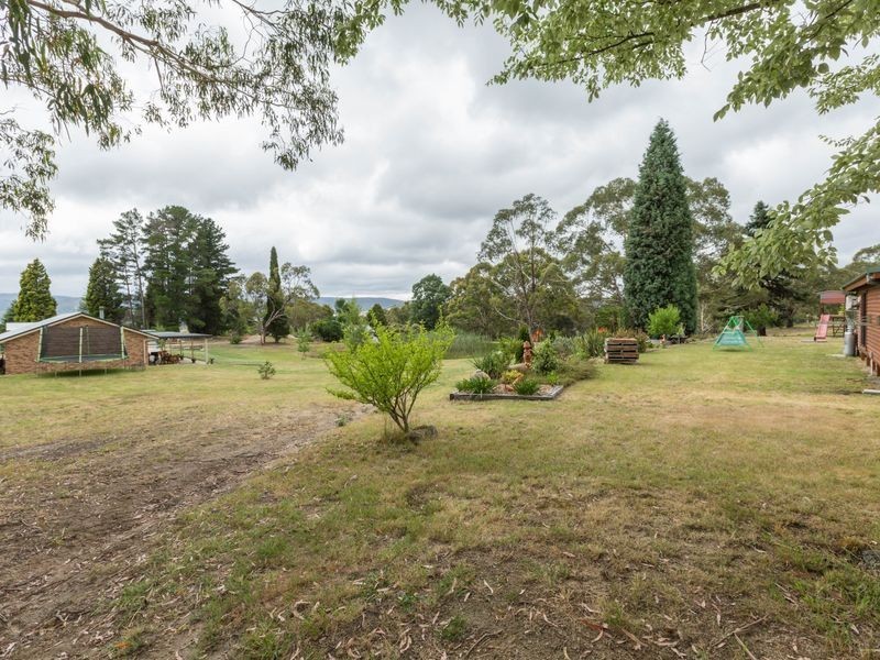 4 Hughes Lane, Marrangaroo NSW 2790