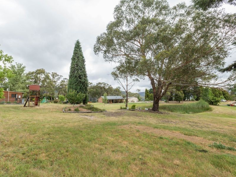 4 Hughes Lane, Marrangaroo NSW 2790
