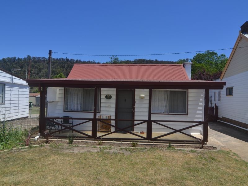 180 Inch Street, Lithgow NSW 2790