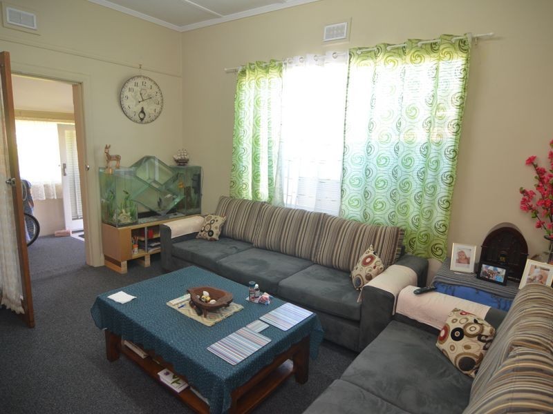 13 Lone Pine Ave, Lithgow NSW 2790