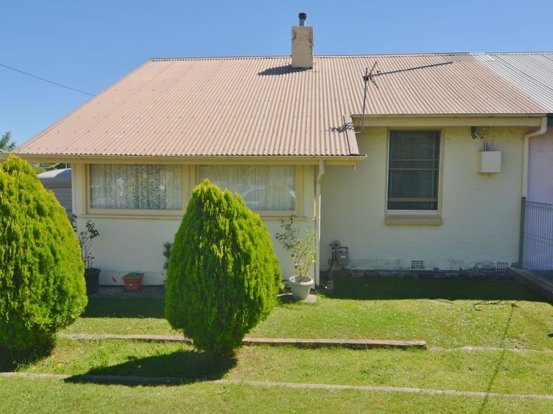 13 Lone Pine Ave, Lithgow NSW 2790