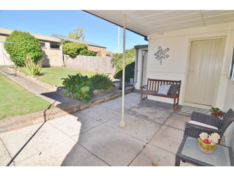 27 Sandford Avenue, Lithgow NSW 2790