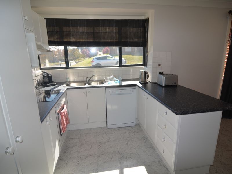4 Claret Ash Avenue, Lithgow NSW 2790