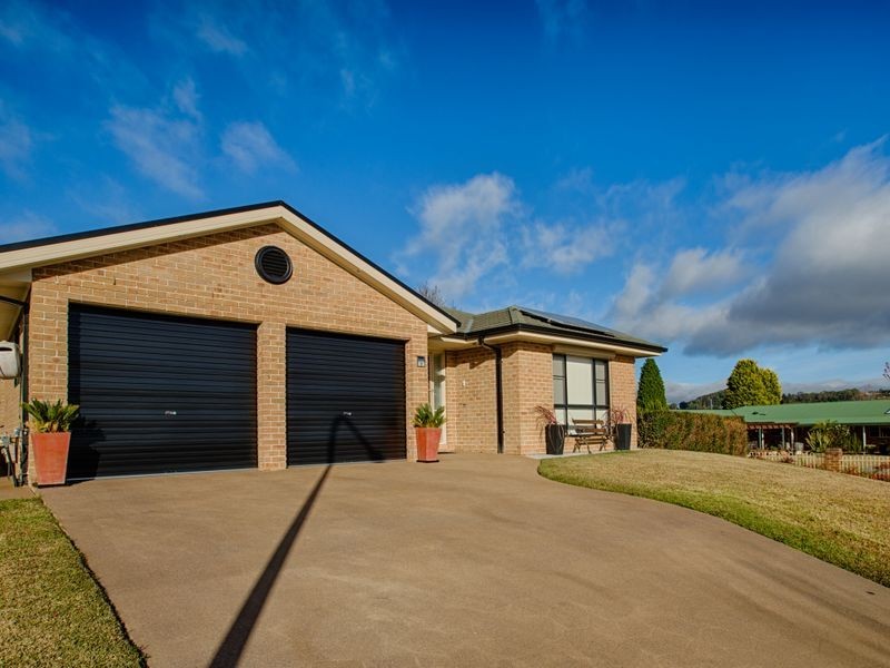 9 Acer Place, Lithgow NSW 2790