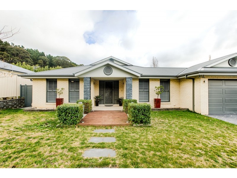 9 Munbinga Drive, Lithgow NSW 2790