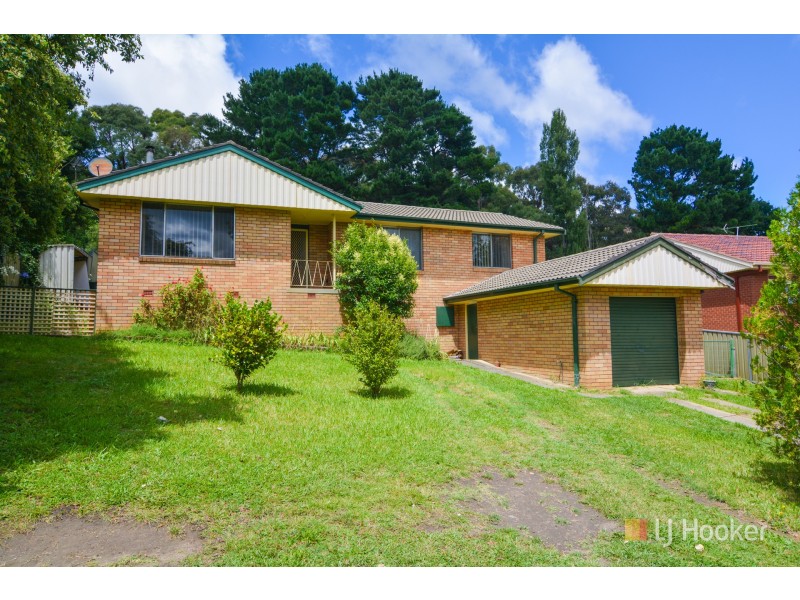34 Maple Crescent, Lithgow NSW 2790