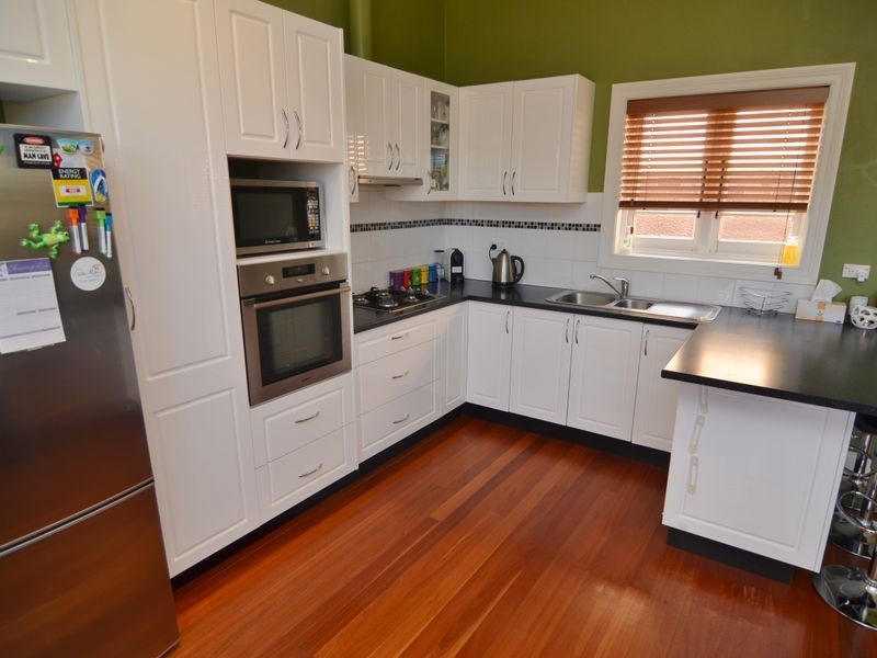 8 Calero Street, Lithgow NSW 2790