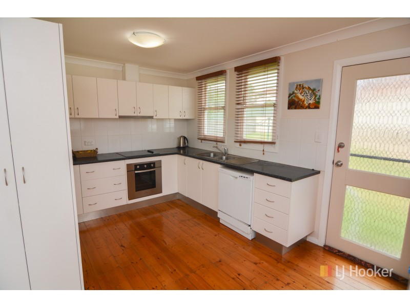 15 Sandford Avenue, Lithgow NSW 2790