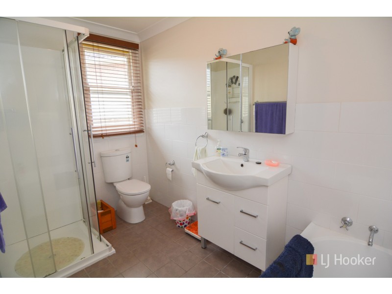 15 Sandford Avenue, Lithgow NSW 2790