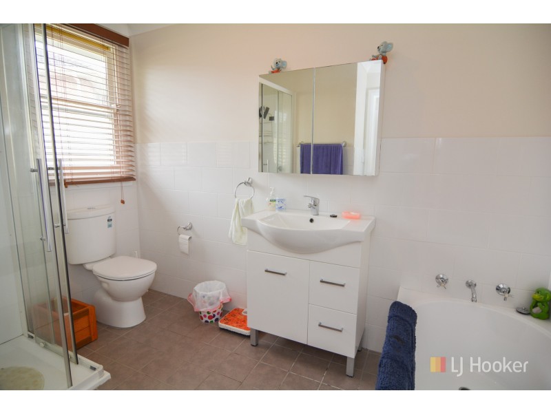 15 Sandford Avenue, Lithgow NSW 2790