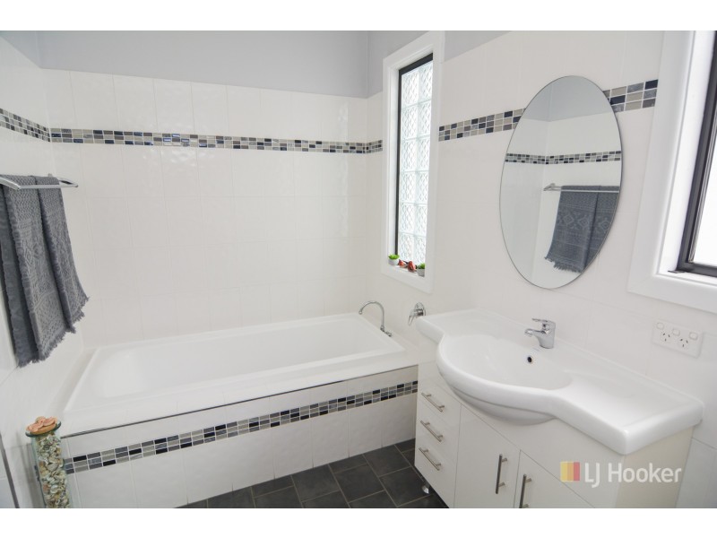 55 Enfield Avenue, Lithgow NSW 2790