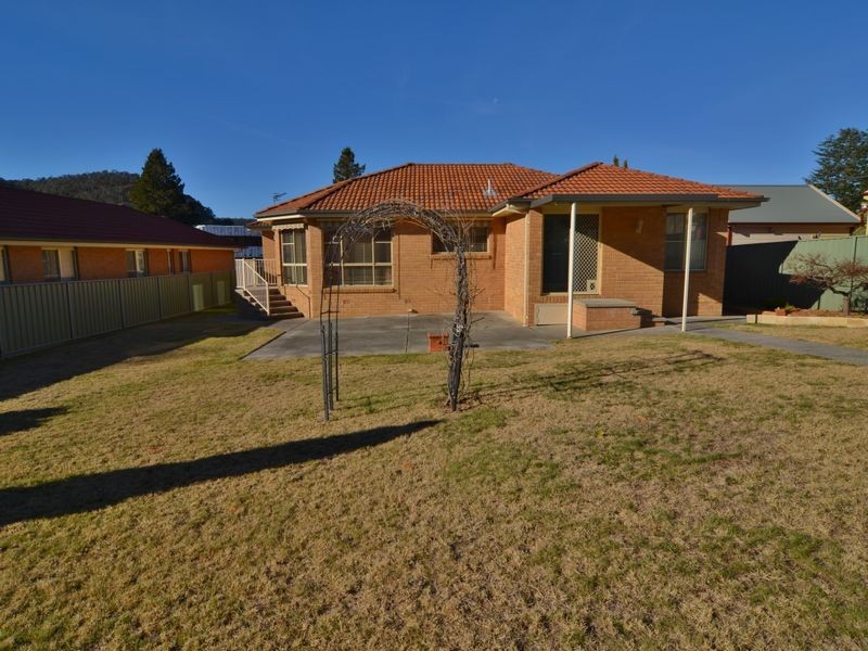 52 Hayley Street, Lithgow NSW 2790