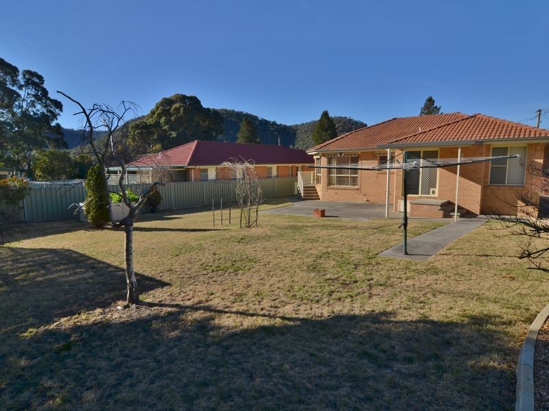 52 Hayley Street, Lithgow NSW 2790