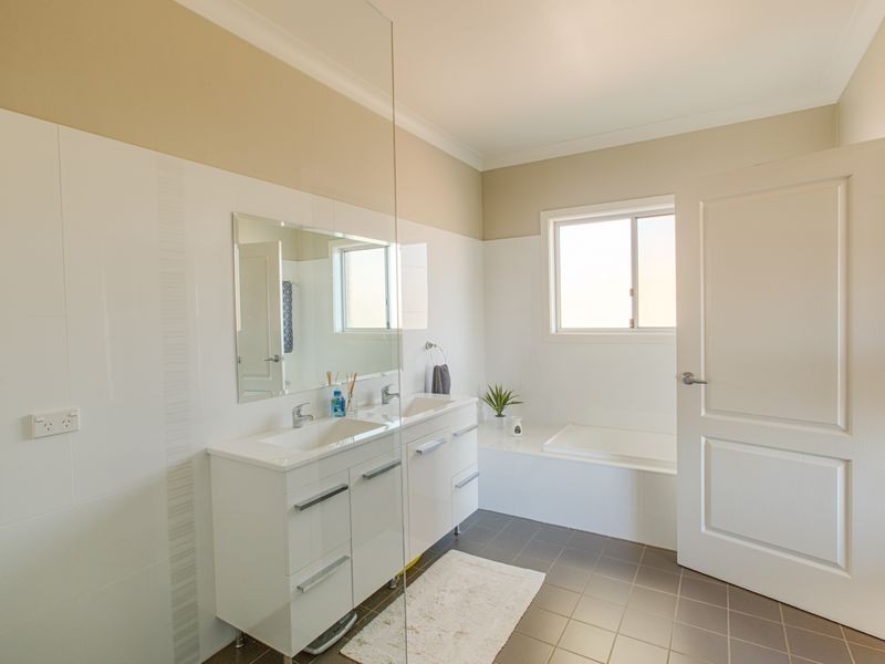 34 Hillcrest Avenue, Lithgow NSW 2790