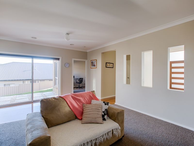 34 Hillcrest Avenue, Lithgow NSW 2790