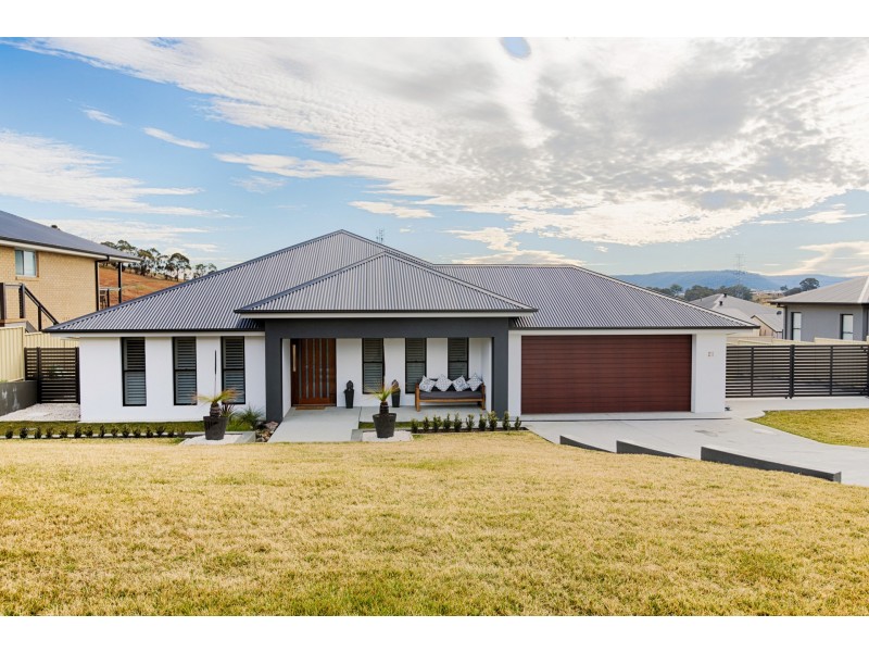 21 Surveyors Way, Lithgow NSW 2790