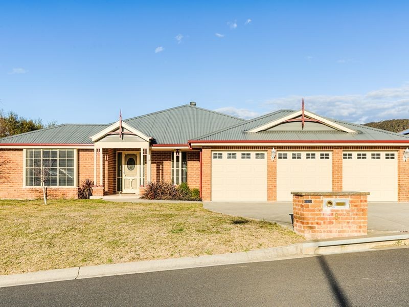 8 Robertson Street, Lithgow NSW 2790