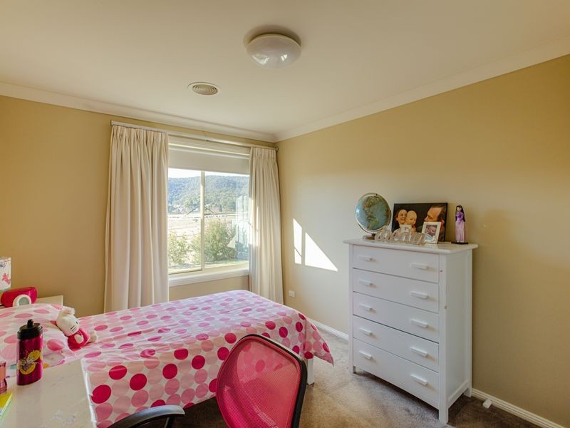 8 Robertson Street, Lithgow NSW 2790