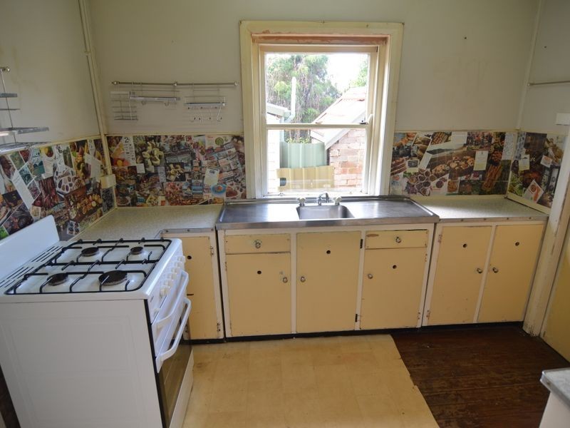27 Ferro Street, Lithgow NSW 2790