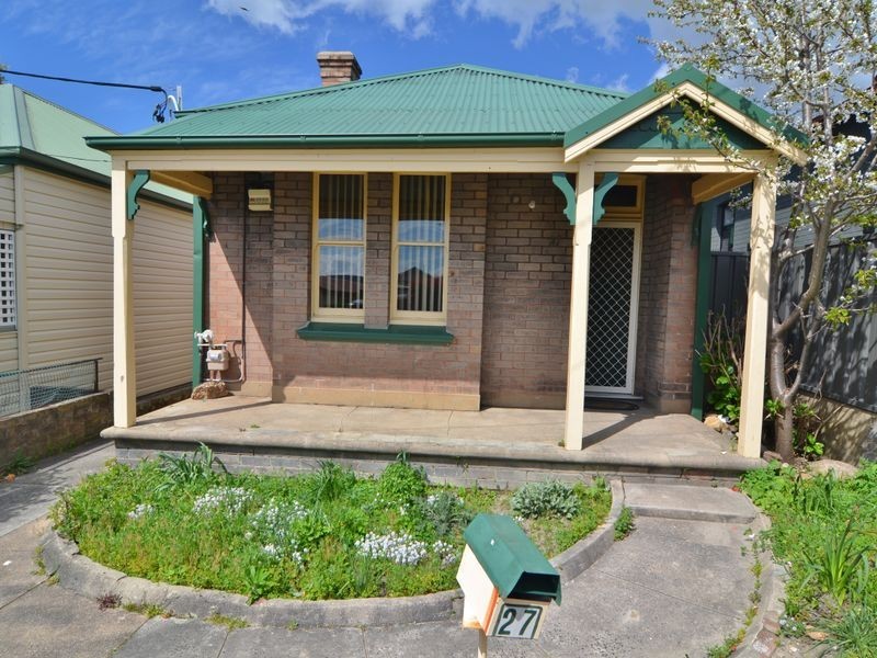 27 Ferro Street, Lithgow NSW 2790