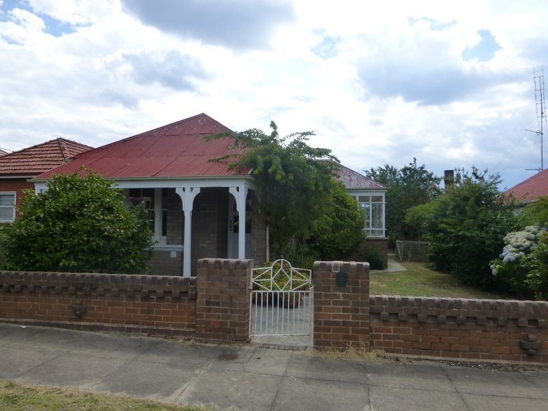 24 Calero Street, Lithgow NSW 2790