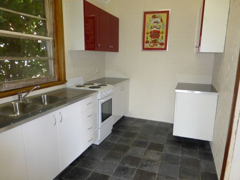 24 Calero Street, Lithgow NSW 2790