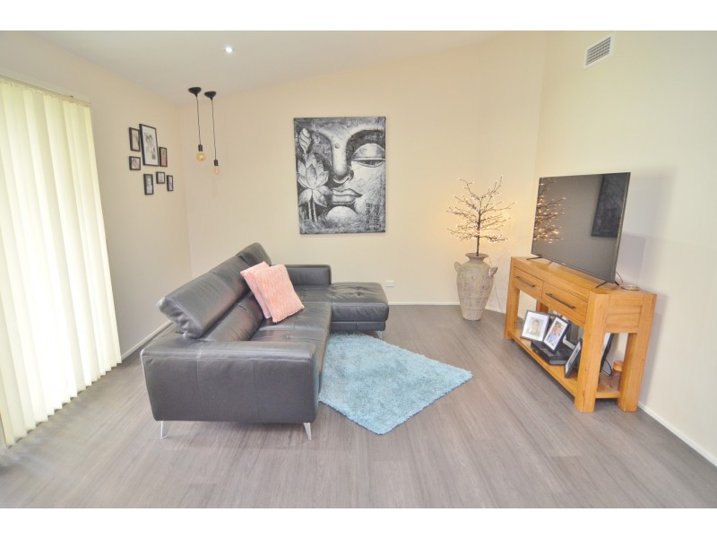 8 Mortlock Close, Lithgow NSW 2790