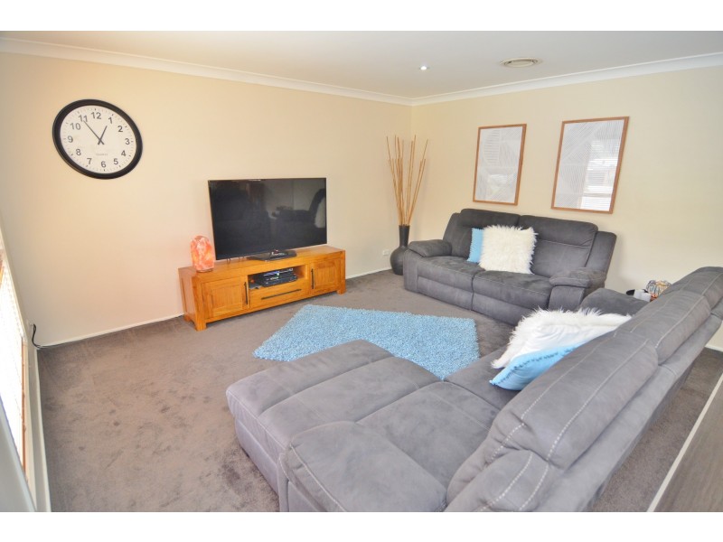 8 Mortlock Close, Lithgow NSW 2790