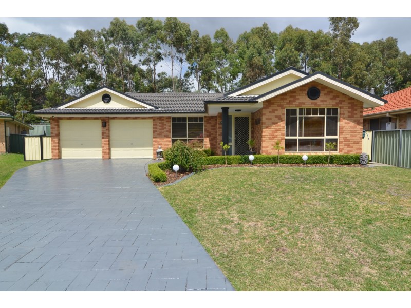 8 Mortlock Close, Lithgow NSW 2790