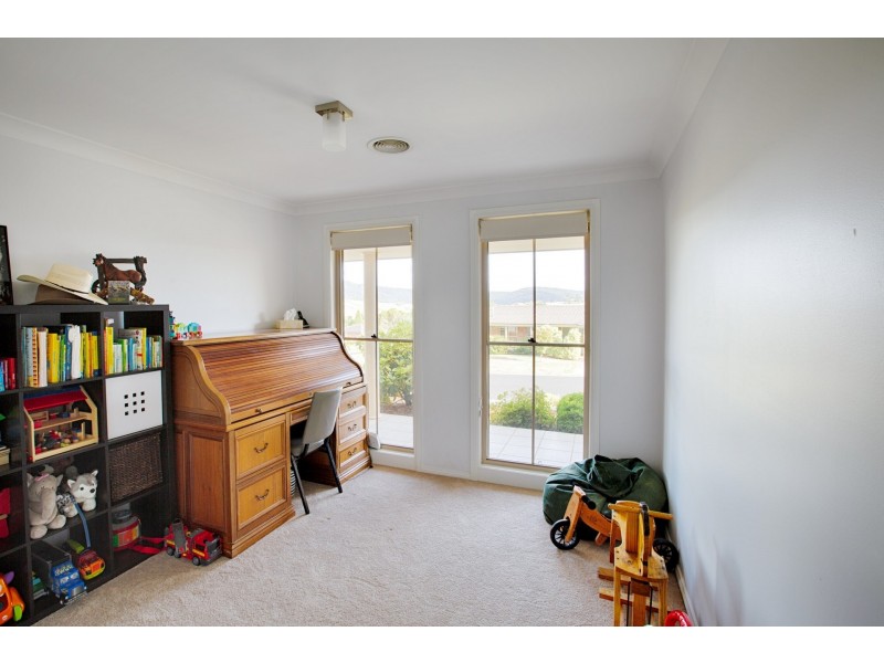 39 Robinia Drive, Lithgow NSW 2790
