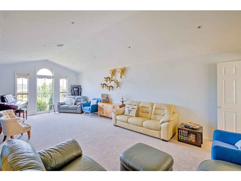 39 Robinia Drive, Lithgow NSW 2790