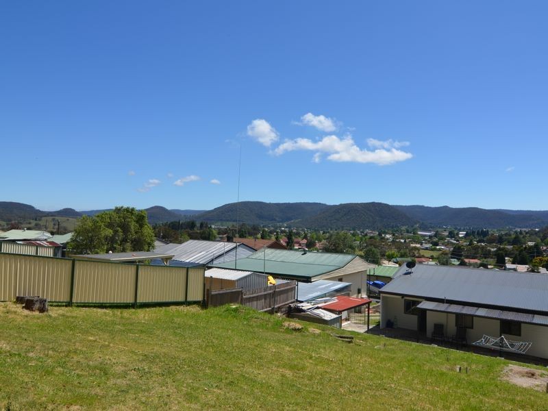 13 Fourth Street, Lithgow NSW 2790