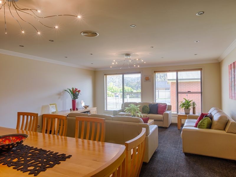 16 Thornley Close, Lithgow NSW 2790