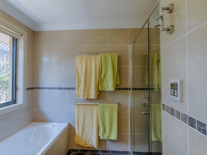 16 Thornley Close, Lithgow NSW 2790