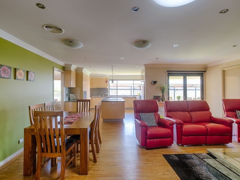 16 Thornley Close, Lithgow NSW 2790