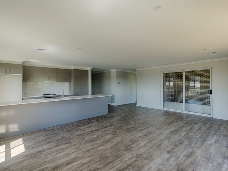 27 Surveyors Way, Lithgow NSW 2790