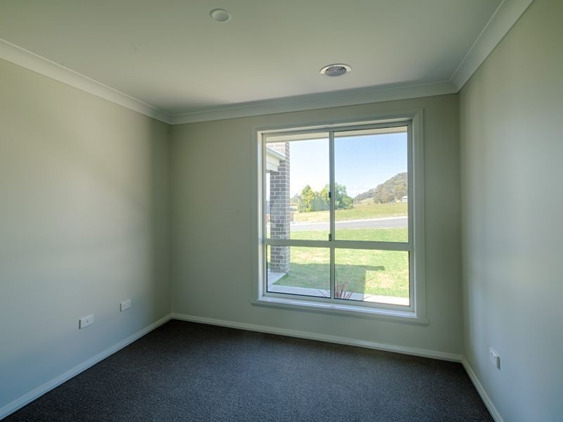 27 Surveyors Way, Lithgow NSW 2790
